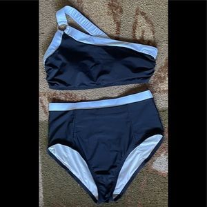 Women’s bathing suit